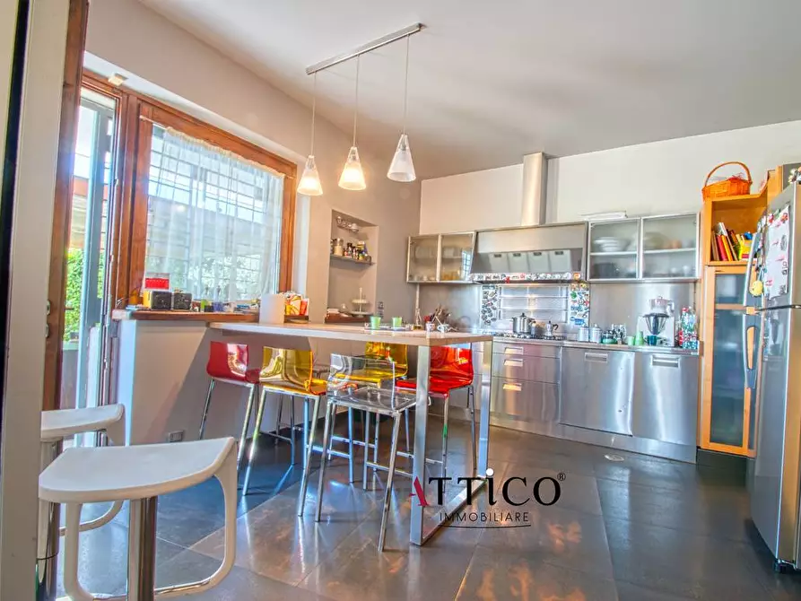 Immagine 9 di Villa in vendita  a Avellino