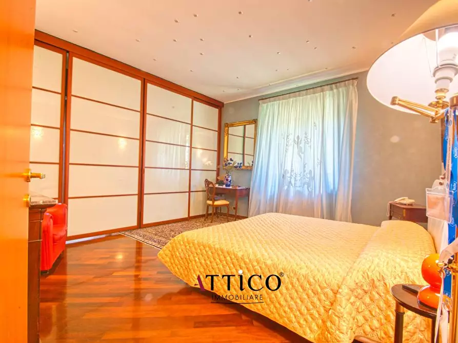 Immagine 17 di Villa in vendita  a Avellino