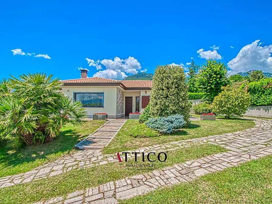 Immagine 26 di Villa in vendita  a Avellino