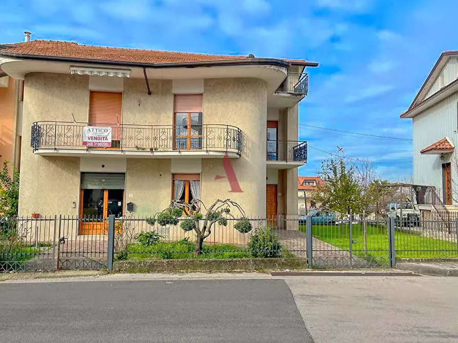 Immagine 1 di Casa bifamiliare in vendita  a Avellino