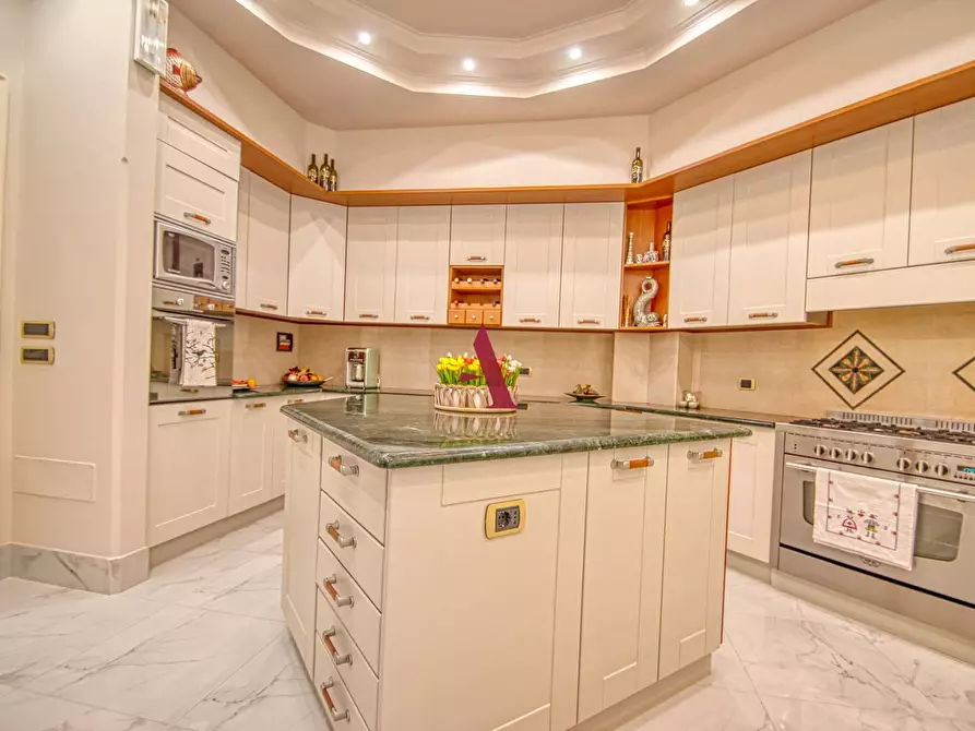 Immagine 8 di Villa in vendita  a Forino