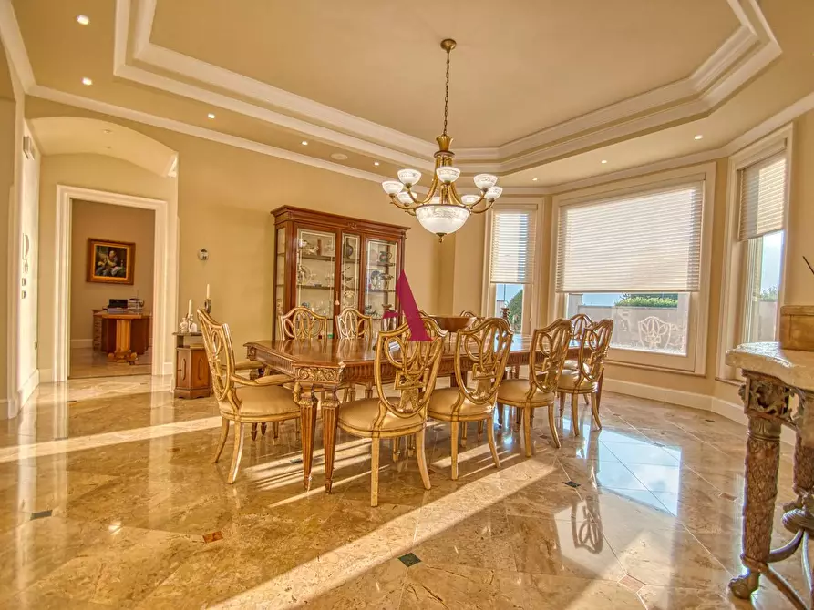 Immagine 16 di Villa in vendita  a Forino