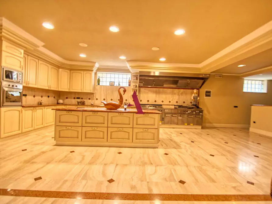 Immagine 24 di Villa in vendita  a Forino