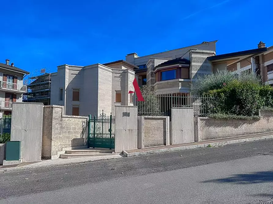 Immagine 1 di Villa in vendita  a Avellino