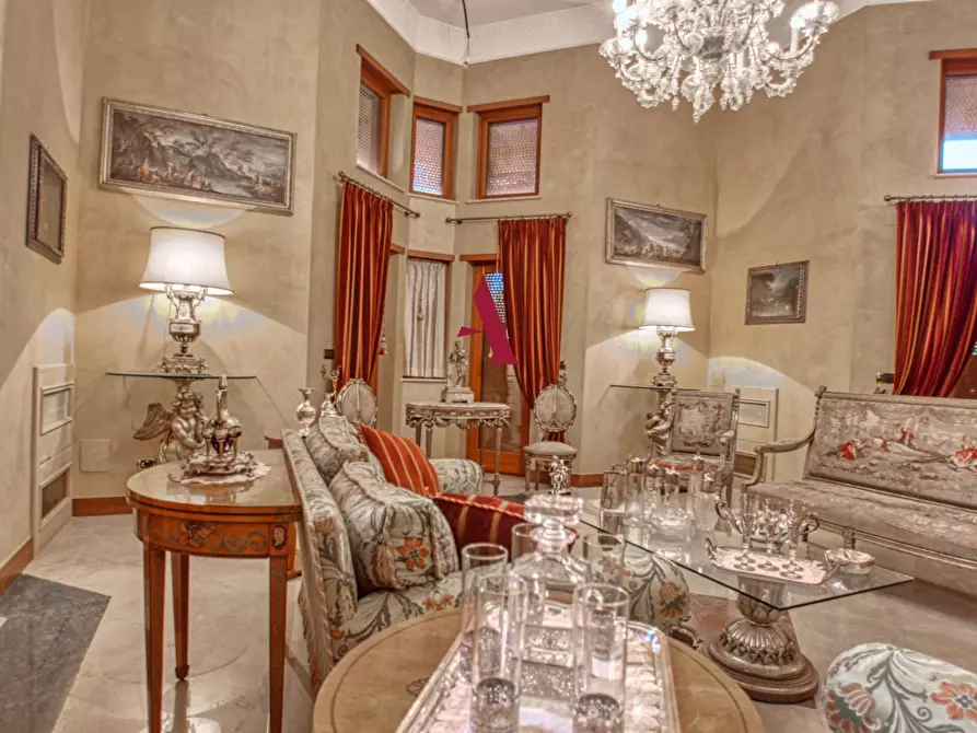 Immagine 4 di Villa in vendita  a Avellino