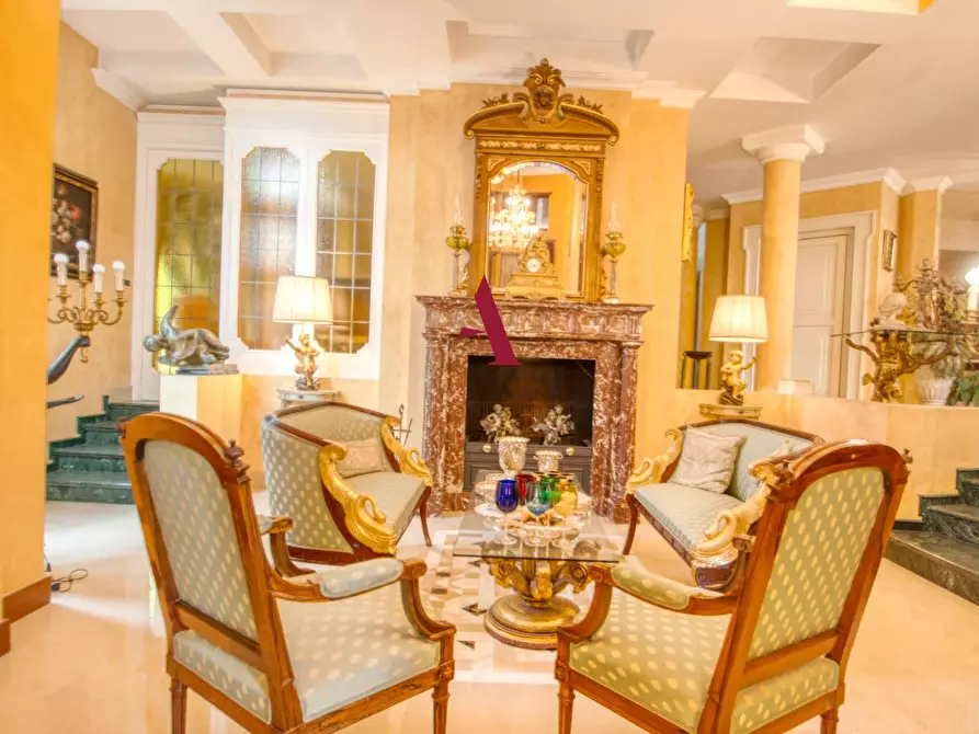 Immagine 5 di Villa in vendita  a Avellino