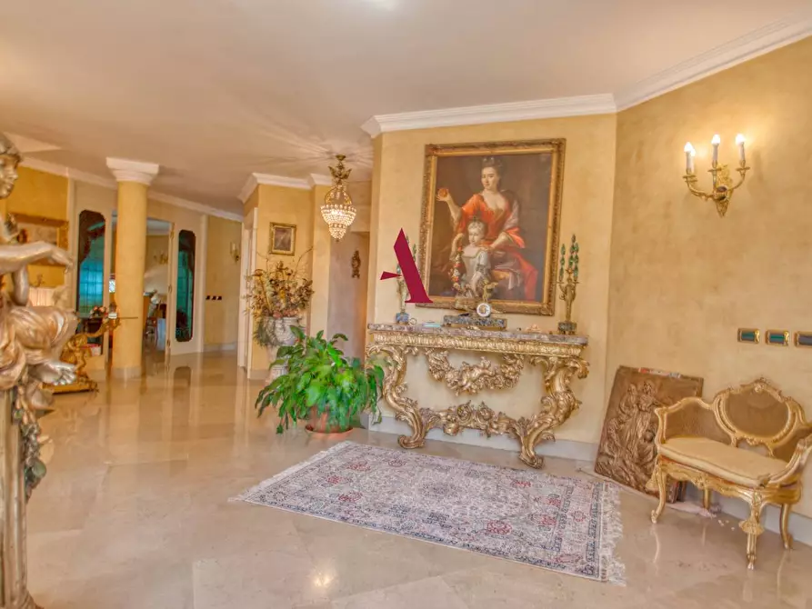 Immagine 8 di Villa in vendita  a Avellino