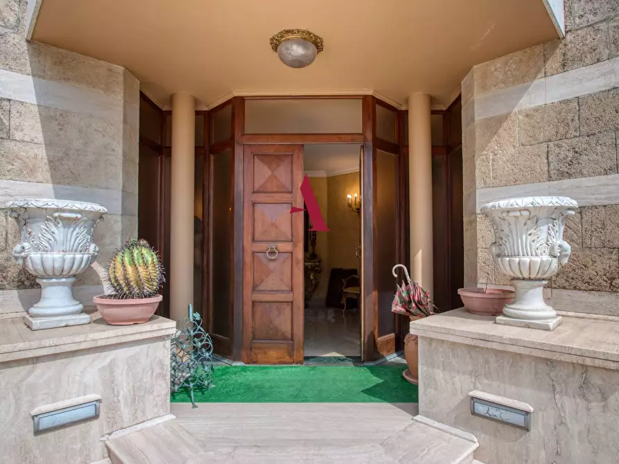 Immagine 9 di Villa in vendita  a Avellino