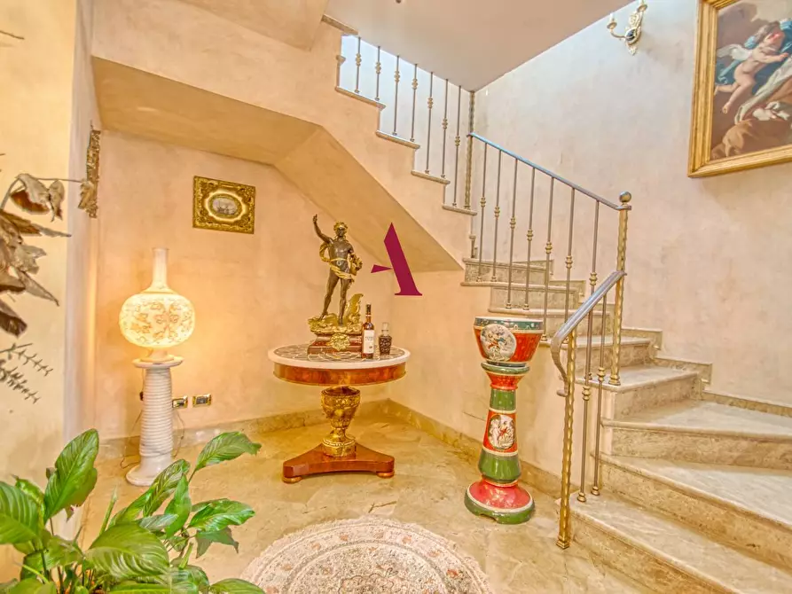 Immagine 13 di Villa in vendita  a Avellino