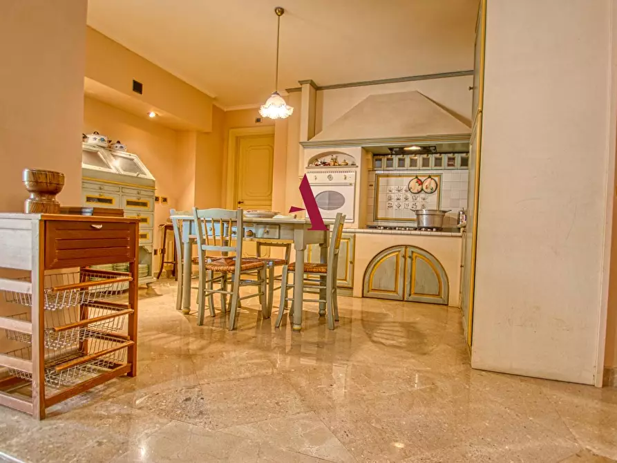 Immagine 18 di Villa in vendita  a Avellino