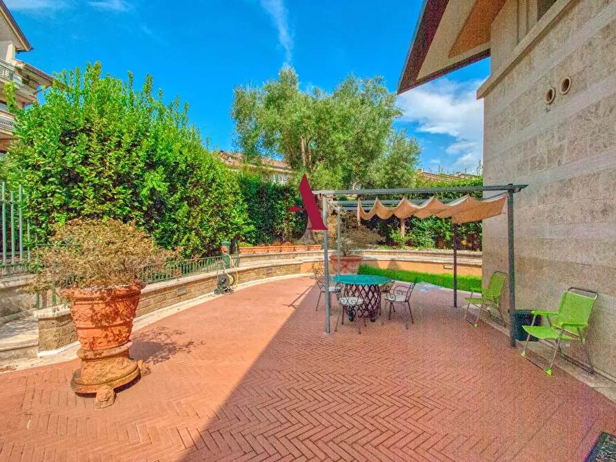 Immagine 19 di Villa in vendita  a Avellino