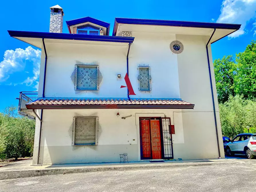 Immagine 1 di Villa in vendita  a Avellino