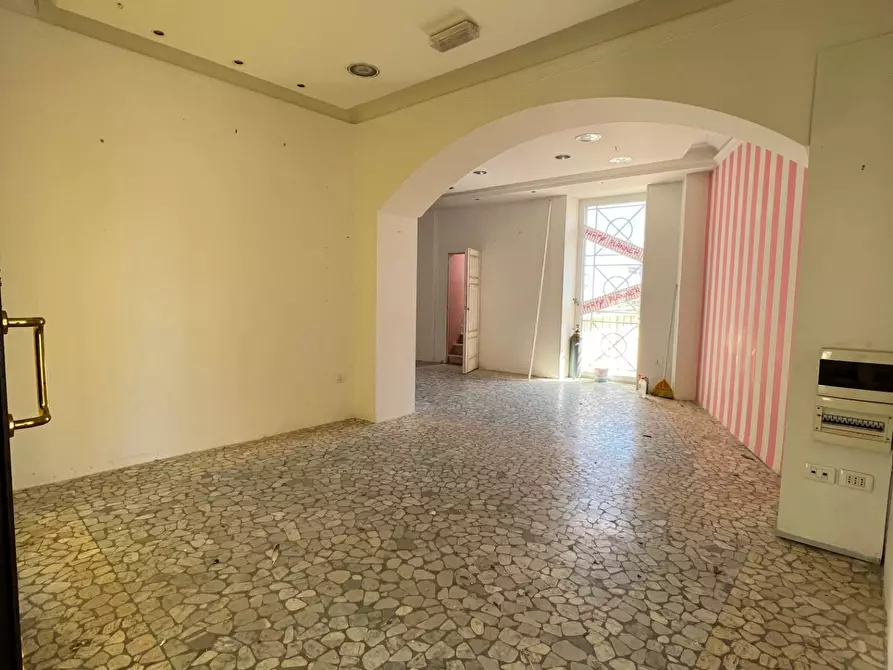 Immagine 4 di Locale commerciale in affitto  in via d'afflitto a Ariano Irpino