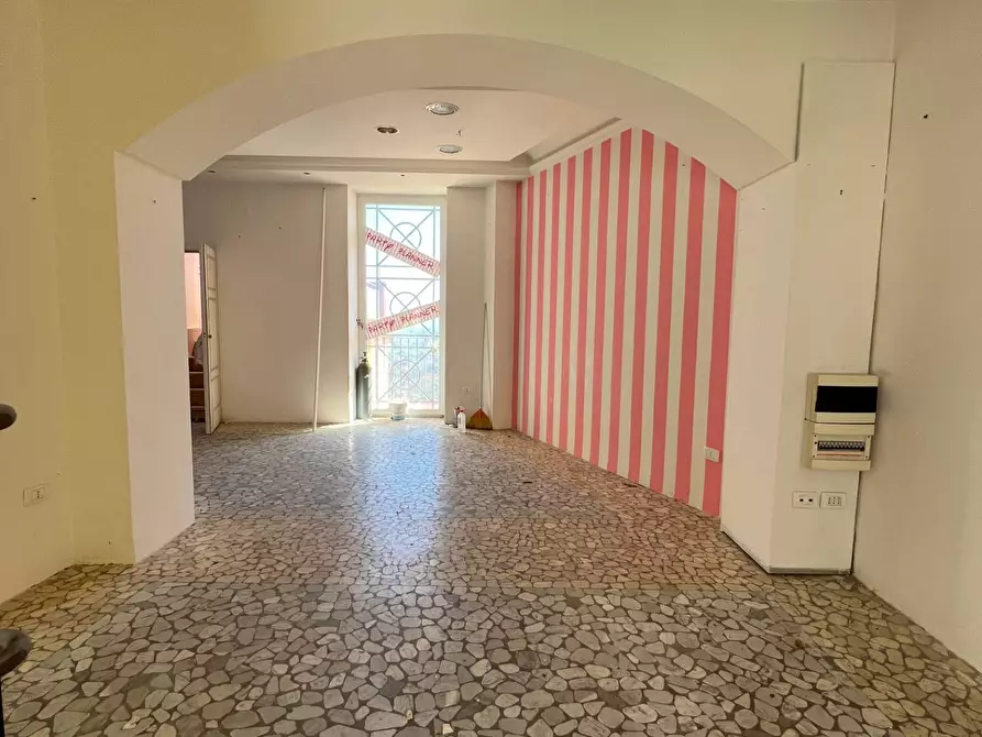 Immagine 3 di Locale commerciale in affitto  in via d'afflitto a Ariano Irpino