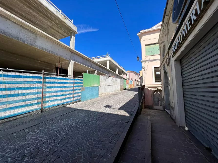 Immagine 17 di Locale commerciale in affitto  in via d'afflitto a Ariano Irpino