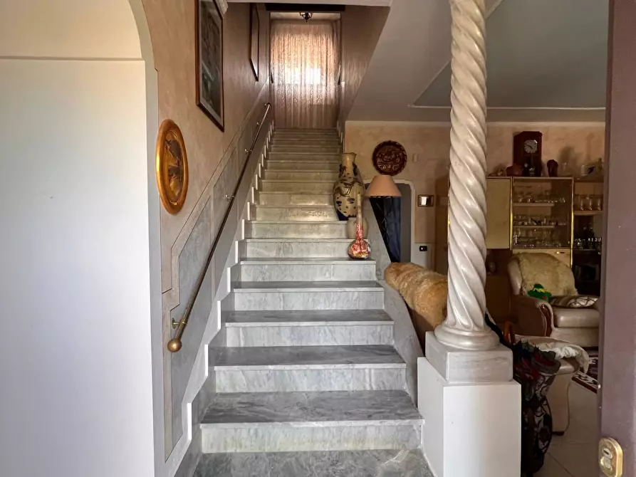 Immagine 4 di Casa indipendente in vendita  in Contrada Grotte del Barone a Montecalvo Irpino