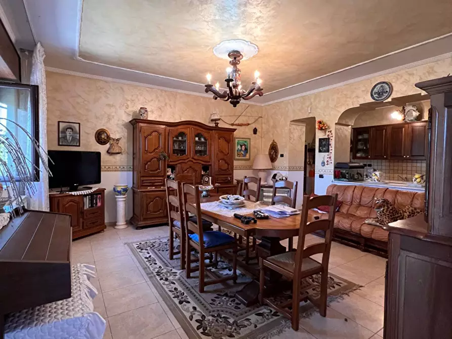 Immagine 5 di Casa indipendente in vendita  in Contrada Grotte del Barone a Montecalvo Irpino