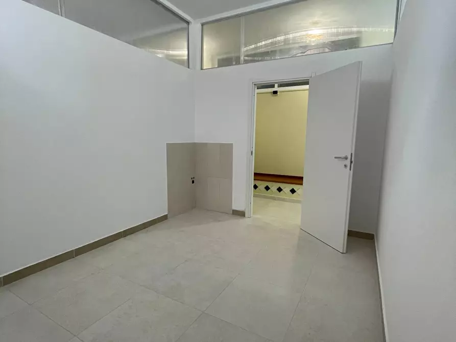 Immagine 9 di Locale commerciale in affitto  in ARIANO IRPINO a Ariano Irpino