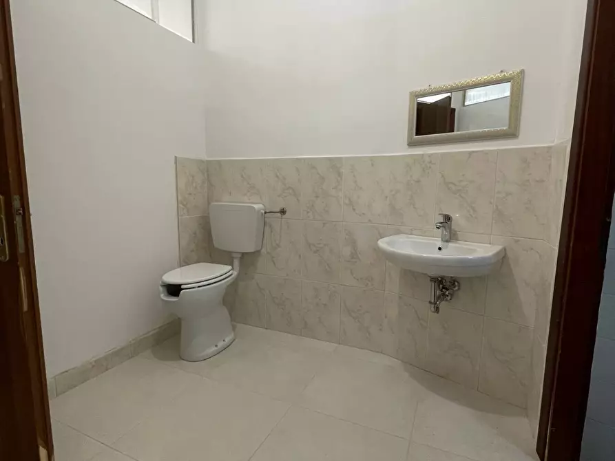 Immagine 15 di Locale commerciale in affitto  in ARIANO IRPINO a Ariano Irpino