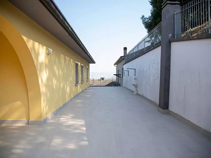 Immagine 12 di Casa bifamiliare in vendita  in contrada bosco a Ariano Irpino