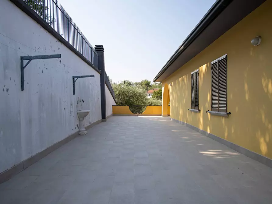 Immagine 13 di Casa bifamiliare in vendita  in contrada bosco a Ariano Irpino