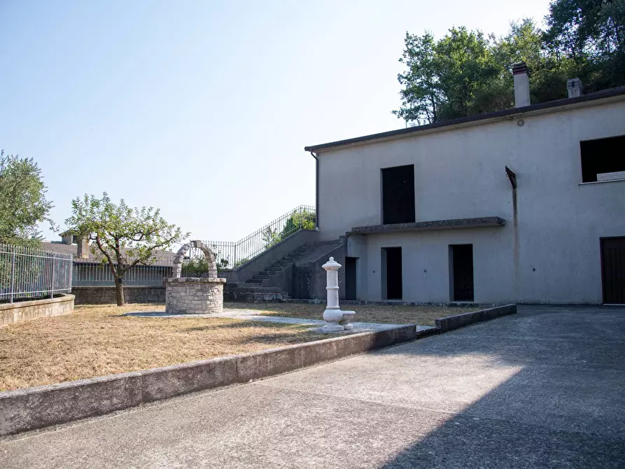 Immagine 9 di Casa bifamiliare in vendita  in contrada bosco a Ariano Irpino