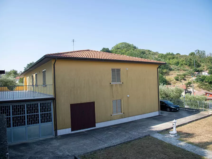 Immagine 10 di Casa bifamiliare in vendita  in contrada bosco a Ariano Irpino