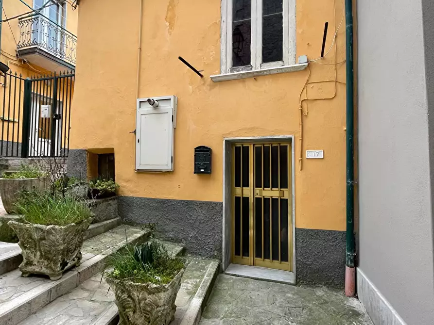 Immagine 1 di Casa semindipendente in vendita  in vico settimo di via Pietro Paolo Parzanese a Ariano Irpino