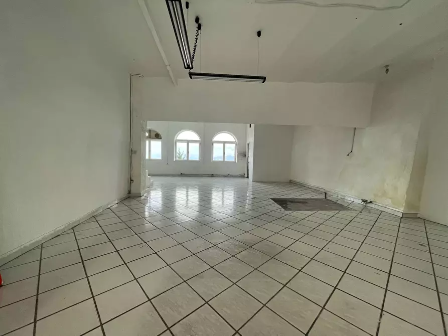 Immagine 5 di Locale commerciale in vendita  in Corso Vittorio Emanuele a Ariano Irpino