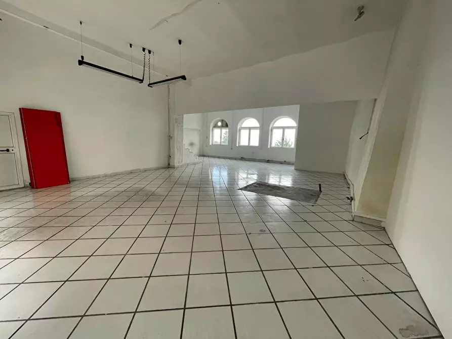 Immagine 6 di Locale commerciale in vendita  in Corso Vittorio Emanuele a Ariano Irpino