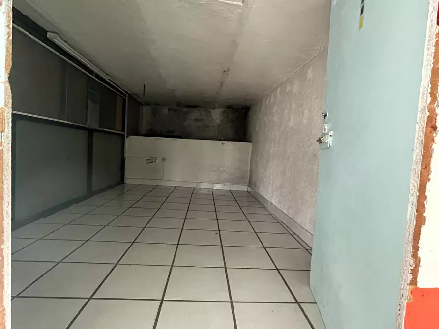 Immagine 9 di Locale commerciale in vendita  in Corso Vittorio Emanuele a Ariano Irpino