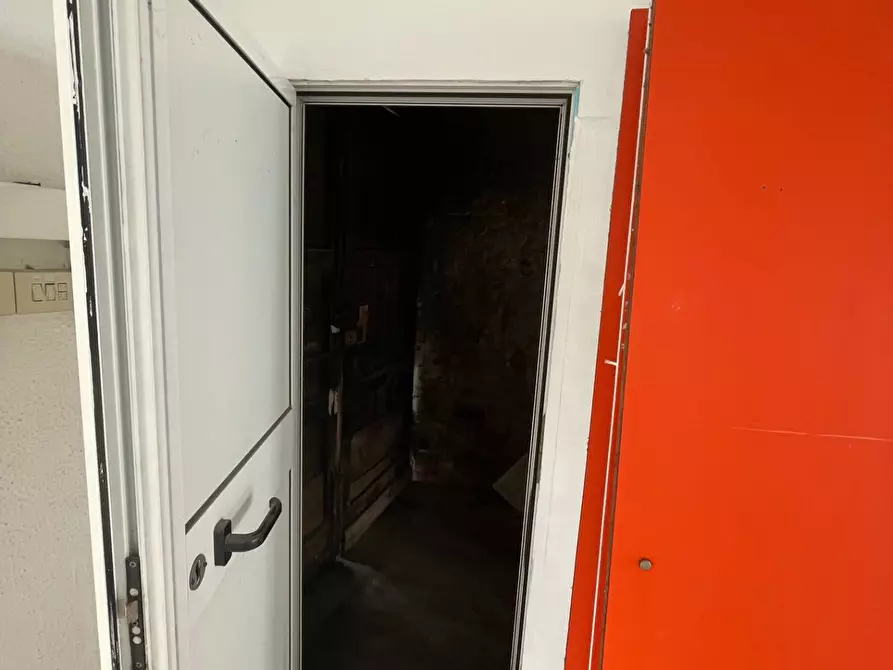 Immagine 13 di Locale commerciale in vendita  in Corso Vittorio Emanuele a Ariano Irpino