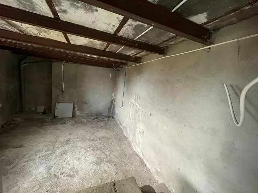 Immagine 15 di Locale commerciale in vendita  in Corso Vittorio Emanuele a Ariano Irpino