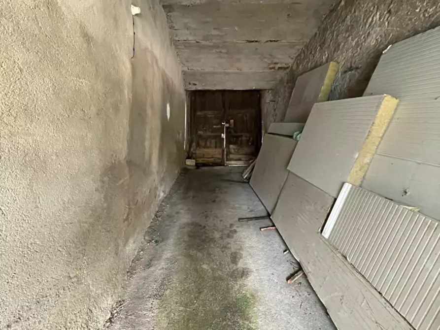 Immagine 17 di Locale commerciale in vendita  in Corso Vittorio Emanuele a Ariano Irpino