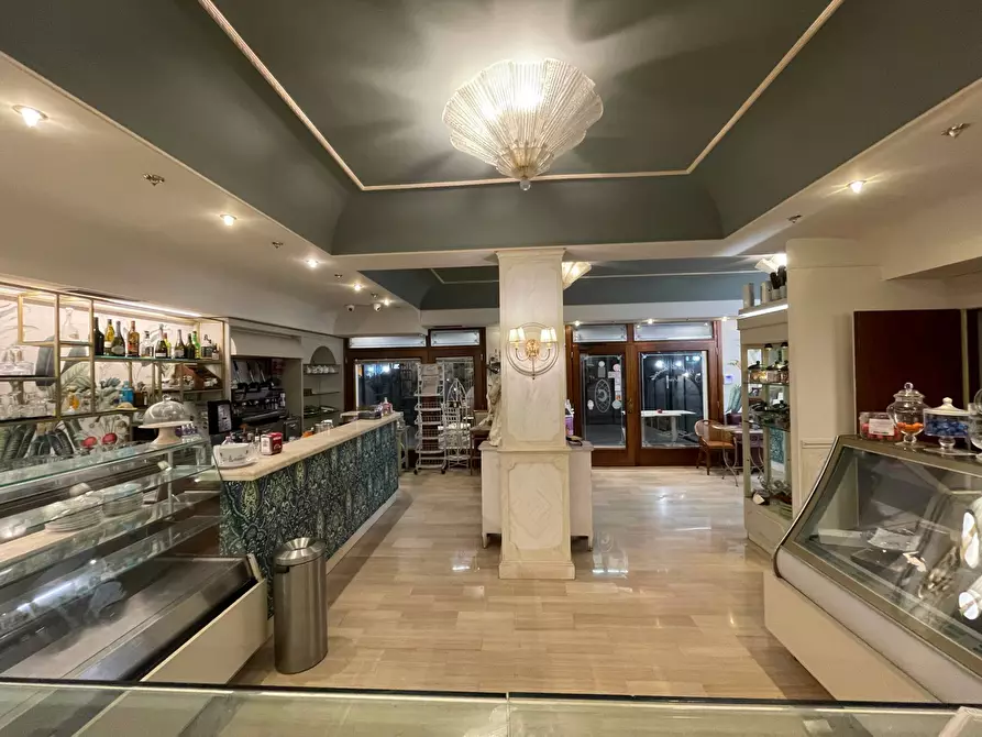 Immagine 7 di Attività commerciale in vendita  in località cardito a Ariano Irpino