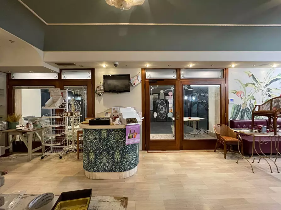 Immagine 8 di Attività commerciale in vendita  in località cardito a Ariano Irpino