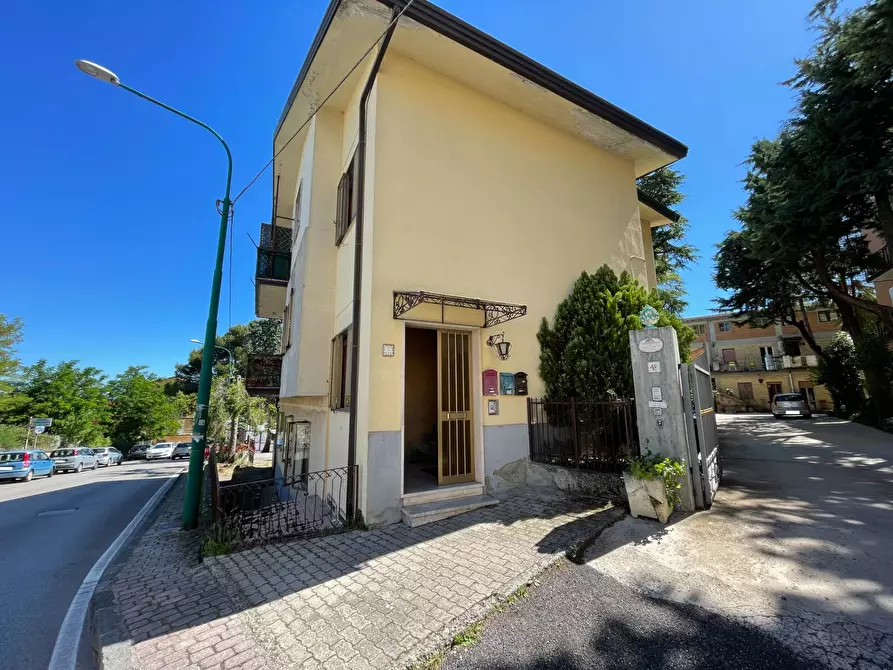 Immagine 3 di Appartamento in vendita  in via giacomo matteotti a Ariano Irpino