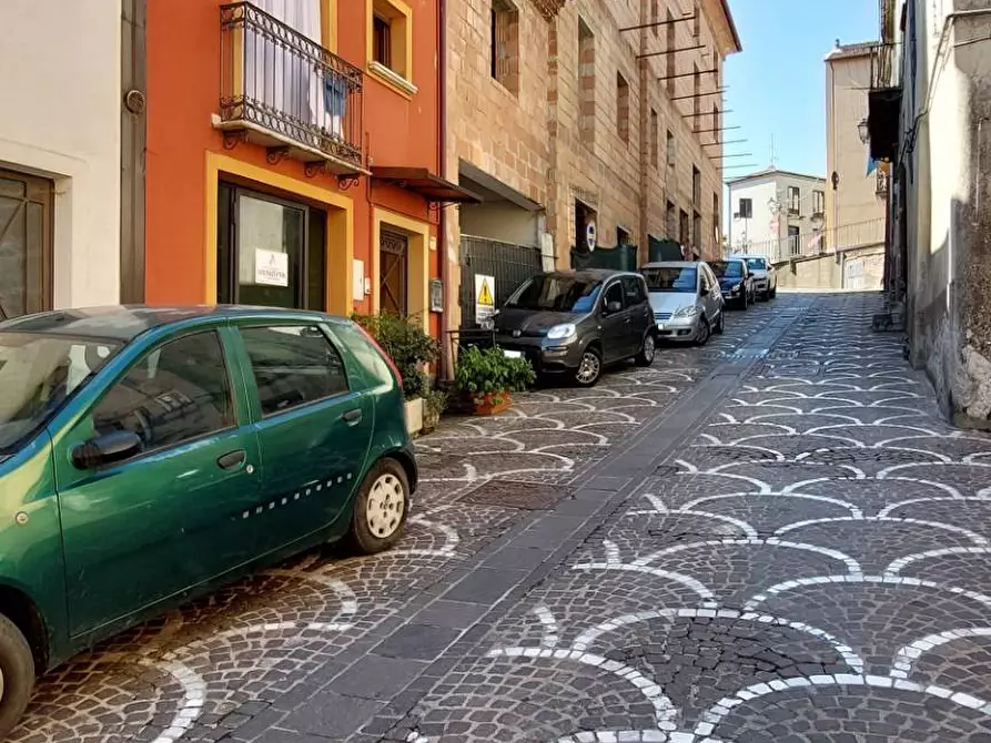 Immagine 7 di Locale commerciale in vendita  in via umberto I a Ariano Irpino