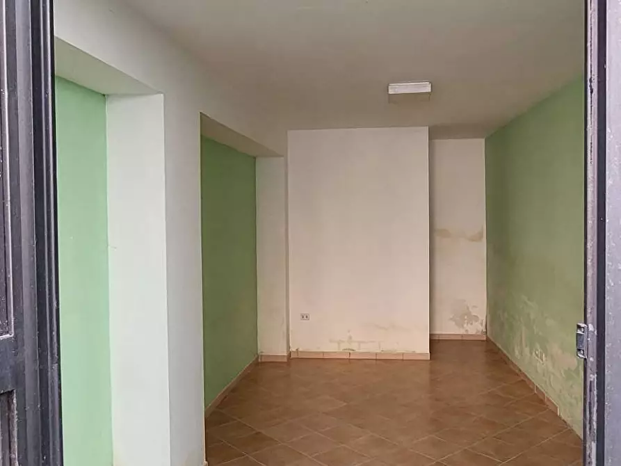 Immagine 3 di Locale commerciale in vendita  in via umberto I a Ariano Irpino
