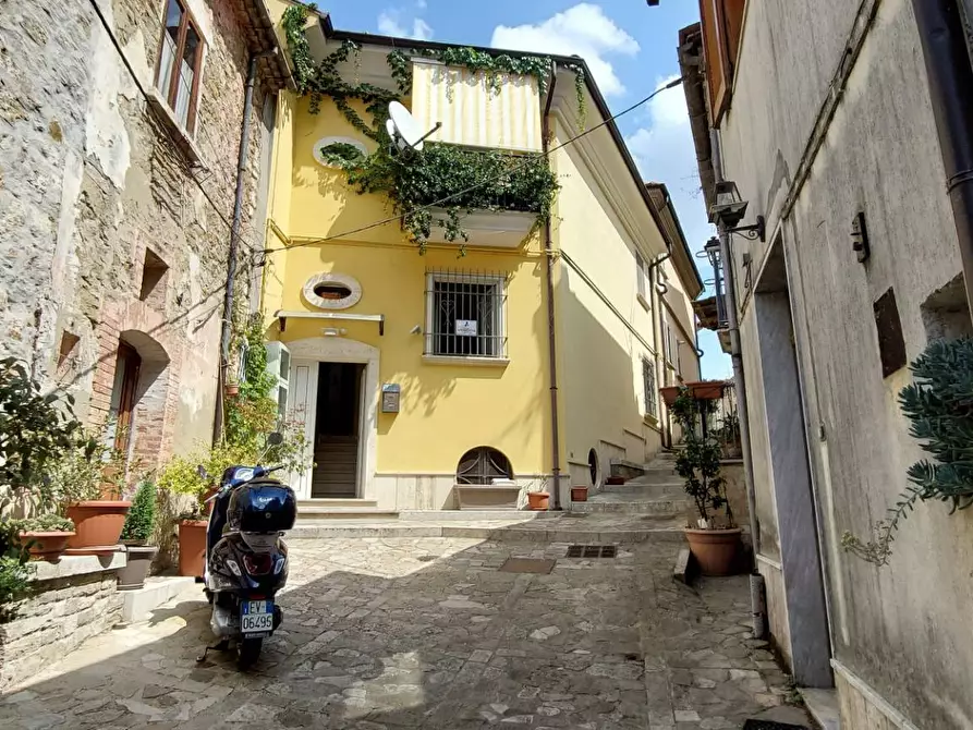 Immagine 1 di Appartamento in vendita  in via umberto I a Ariano Irpino