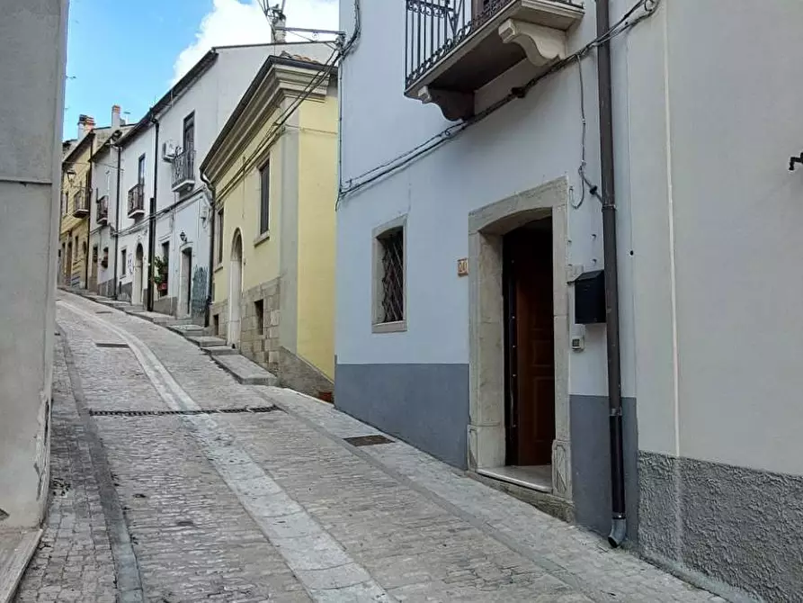 Immagine 1 di Casa semindipendente in vendita  in via orti a Zungoli