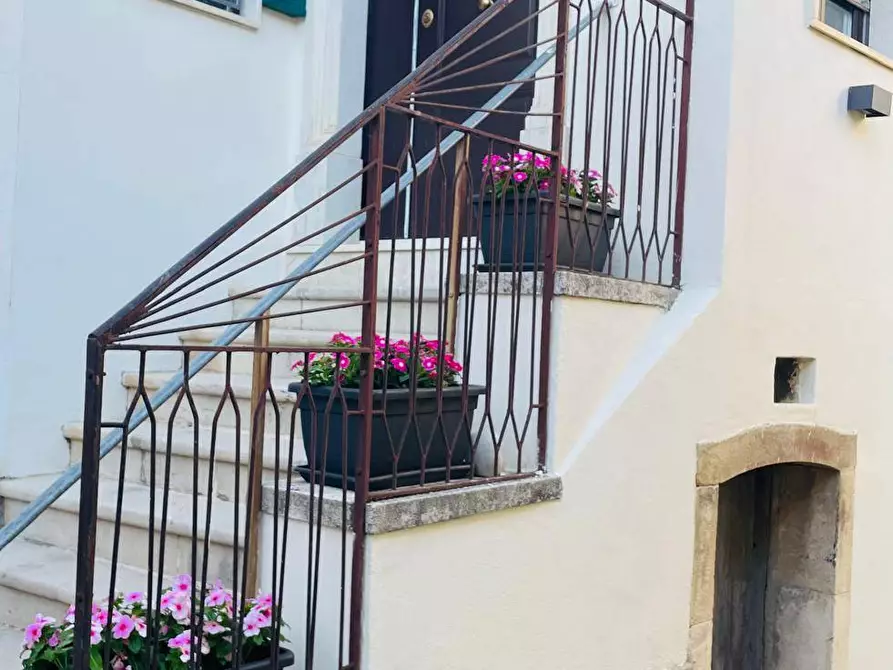 Immagine 2 di Albergo/B&B/Residence in vendita  in via piazzetta a Zungoli