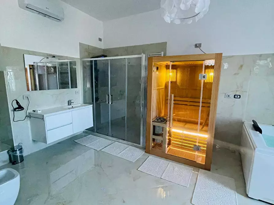 Immagine 28 di Albergo/B&B/Residence in vendita  in via piazzetta a Zungoli