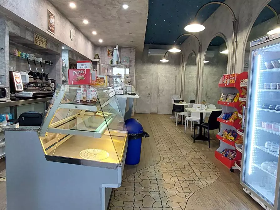 Immagine 10 di Bar / Ristorante in vendita  in contrada serra a Ariano Irpino