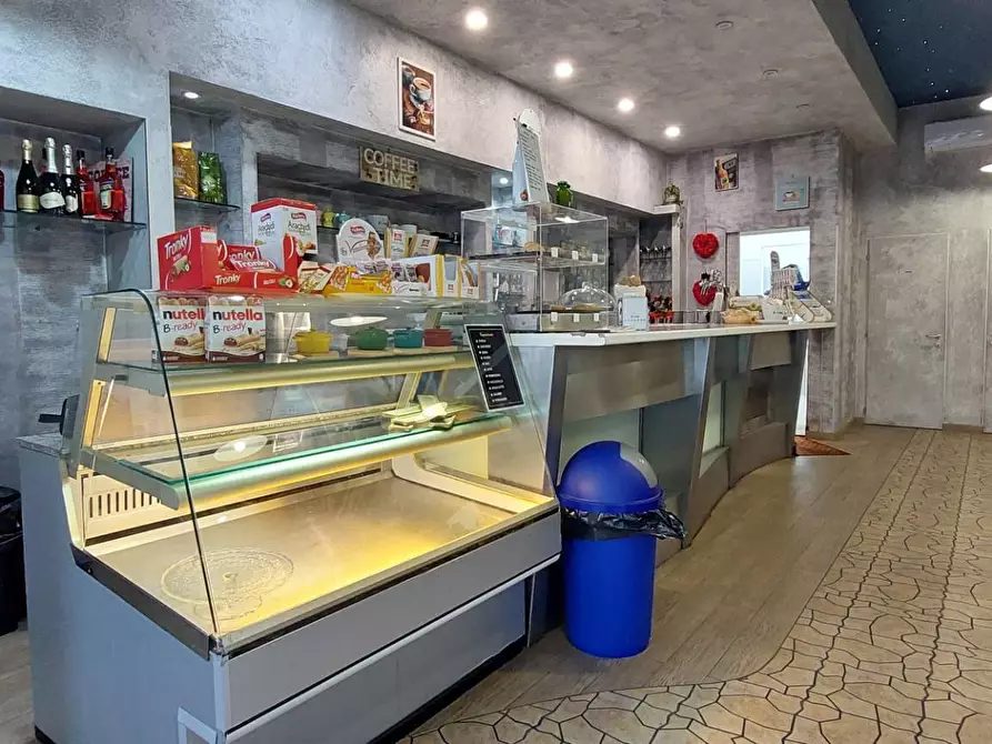Immagine 11 di Bar / Ristorante in vendita  in contrada serra a Ariano Irpino