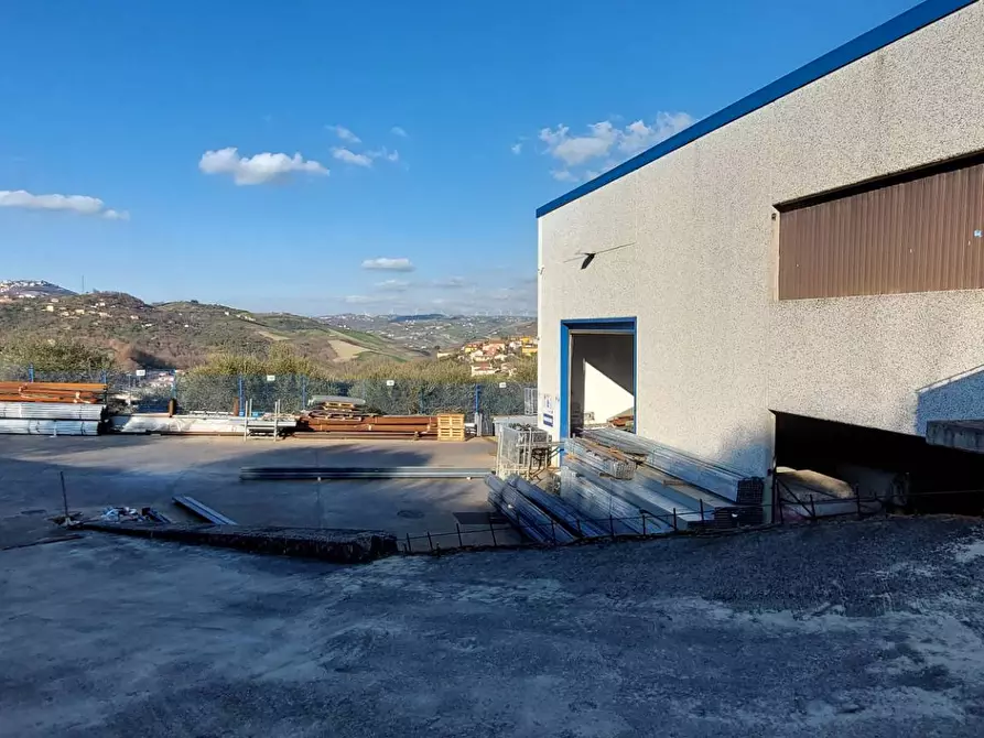 Immagine 3 di Magazzino in vendita  in contrada torreamando a Ariano Irpino