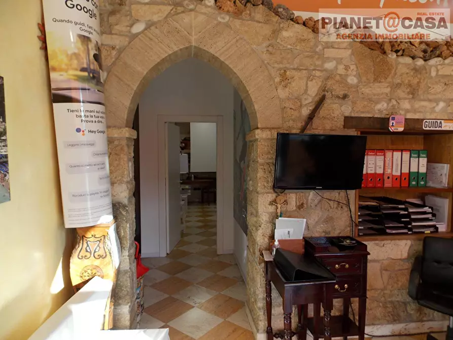 Immagine 3 di Locale commerciale in vendita  in Via Salaria a Castel Di Lama