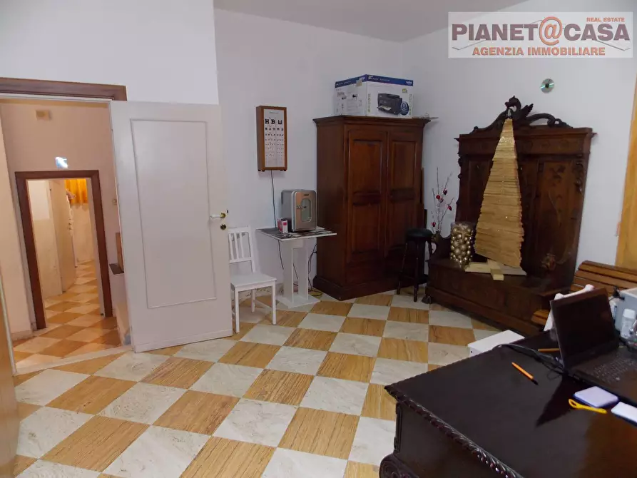 Immagine 8 di Locale commerciale in vendita  in Via Salaria a Castel Di Lama