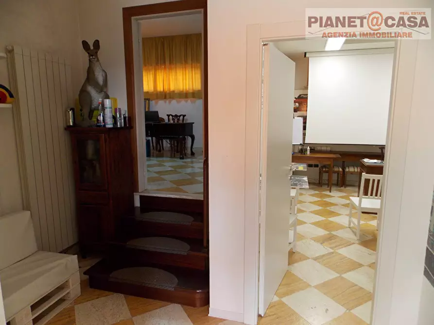 Immagine 5 di Locale commerciale in vendita  in Via Salaria a Castel Di Lama