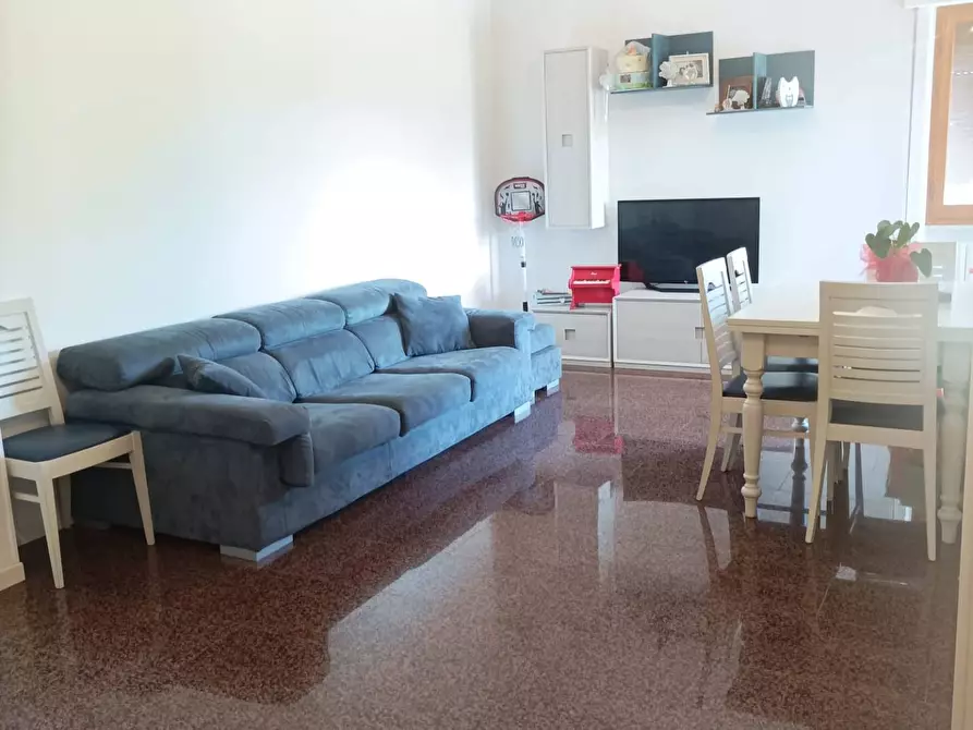 Immagine 5 di Appartamento in vendita  in Via Francesco Orazi a Castorano